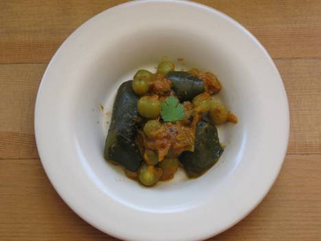 Zucchini peas curry